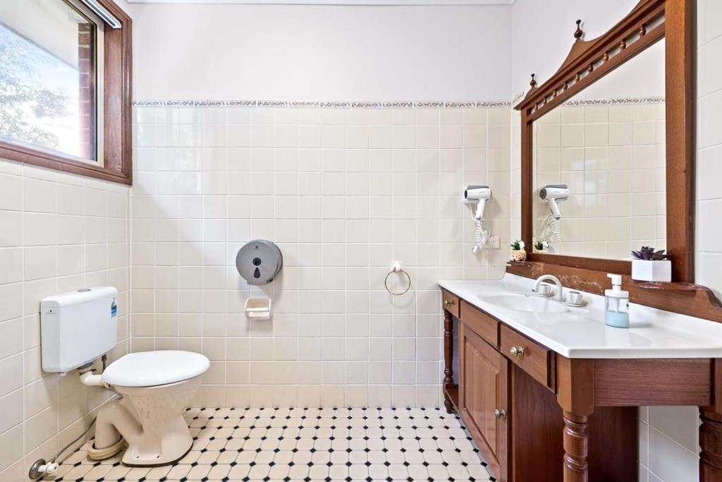 Tranquil Queen Room - Nearby Transport And Stores - Shared Bathroom Pymble Exterior photo